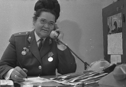 Собир Раҳимов тумани ички ишлар бошқармаси паспорт бўлими бошлиғи, милиция майори Ф.Х.Хабибулина. 1975 й. Тошкент